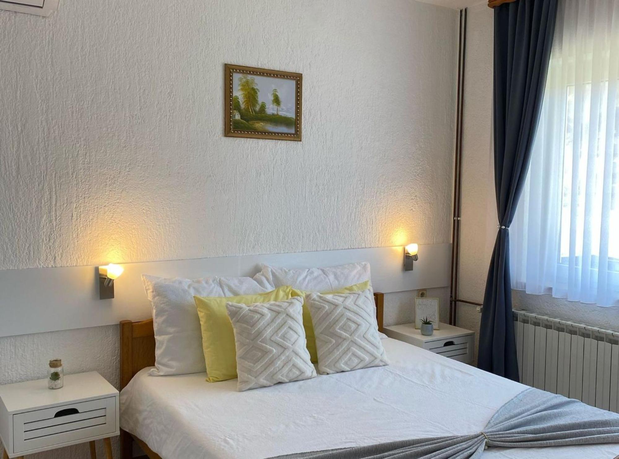 M&N Zafran Hotel Грабовац Екстериор снимка