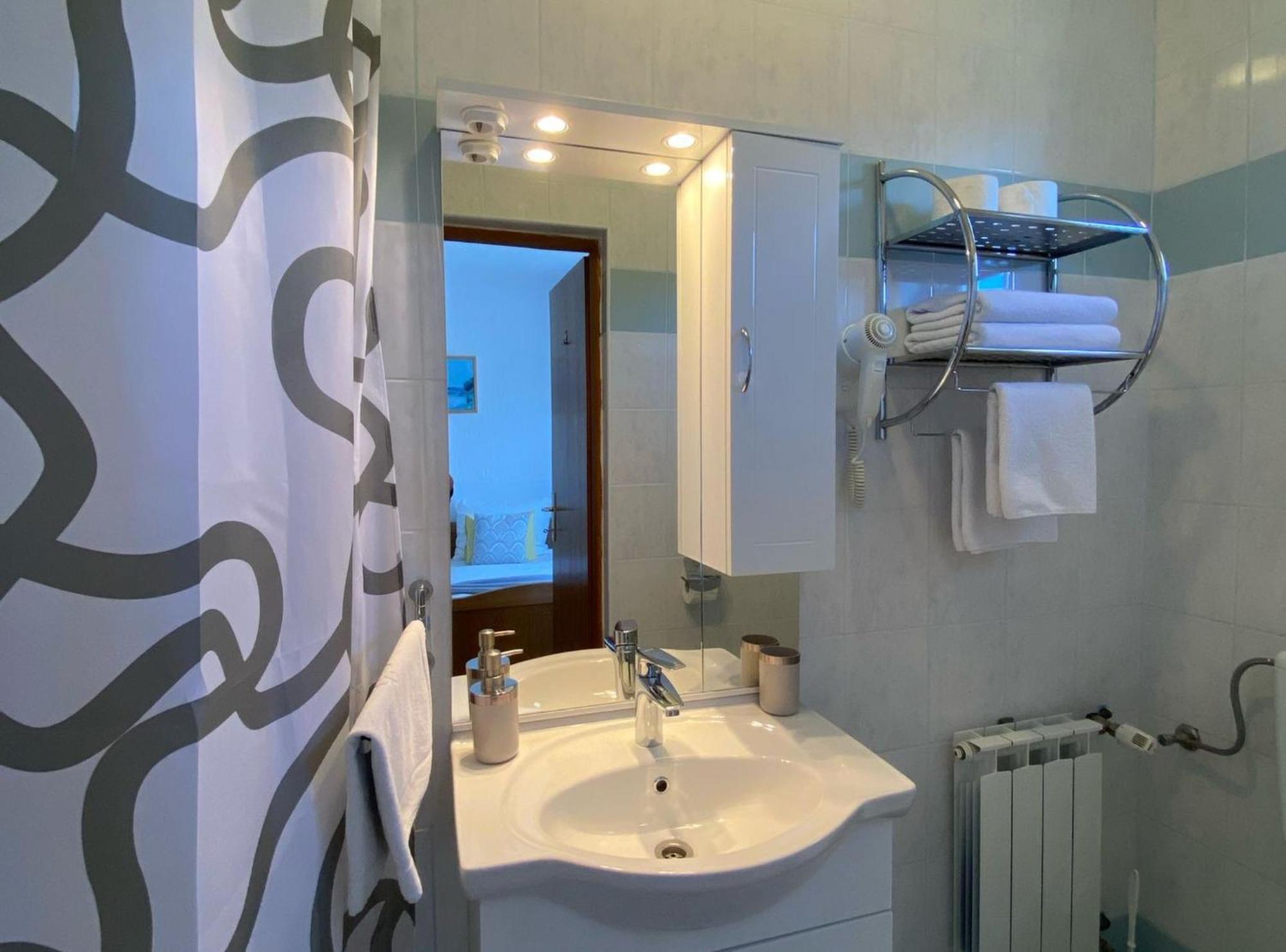 M&N Zafran Hotel Грабовац Екстериор снимка