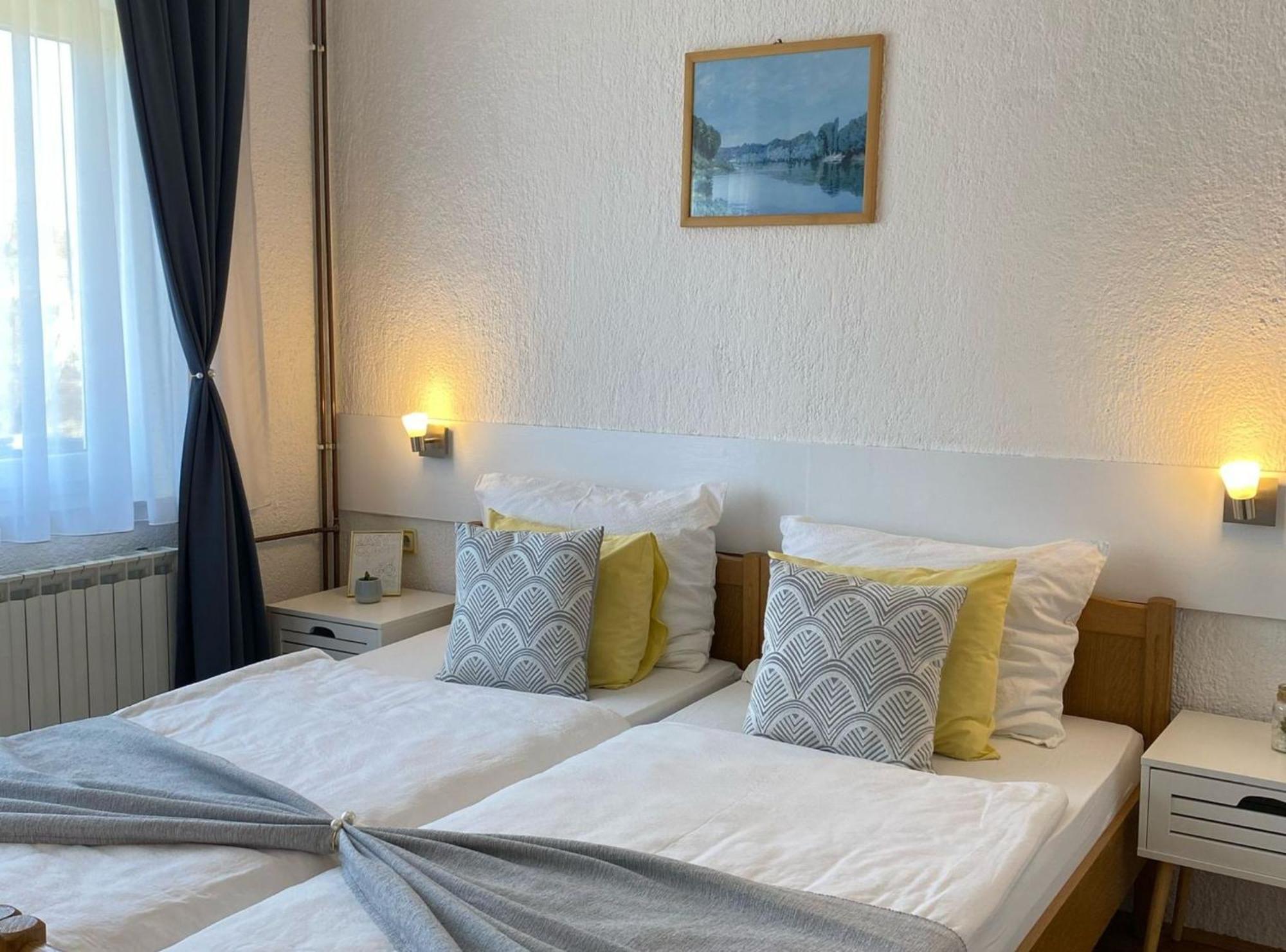 M&N Zafran Hotel Грабовац Екстериор снимка